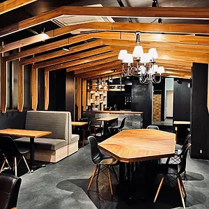 Namba Hive Hostal